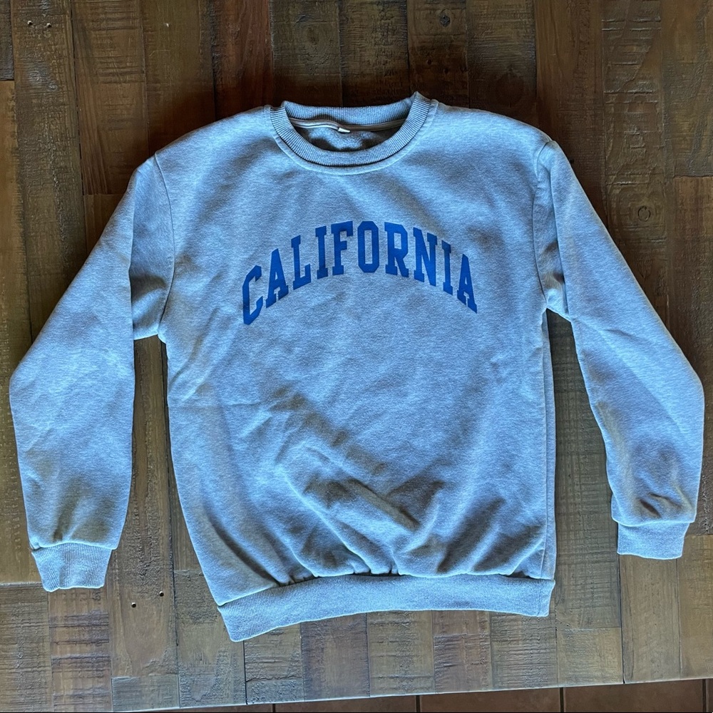 Women’s Crewneck Sweater | Size Medium | California | Excellent Condition